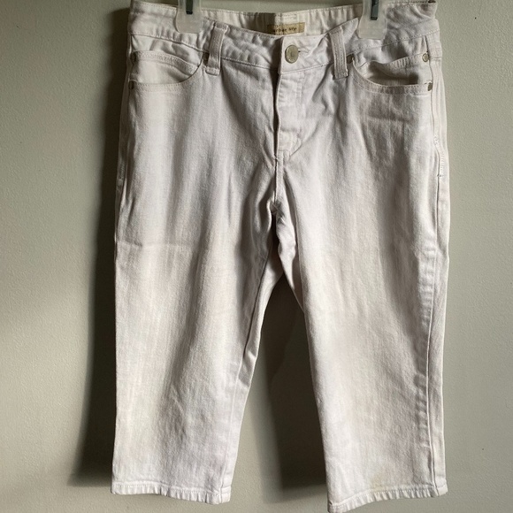 White Jean Capris - Size 7/8 - Picture 1 of 3